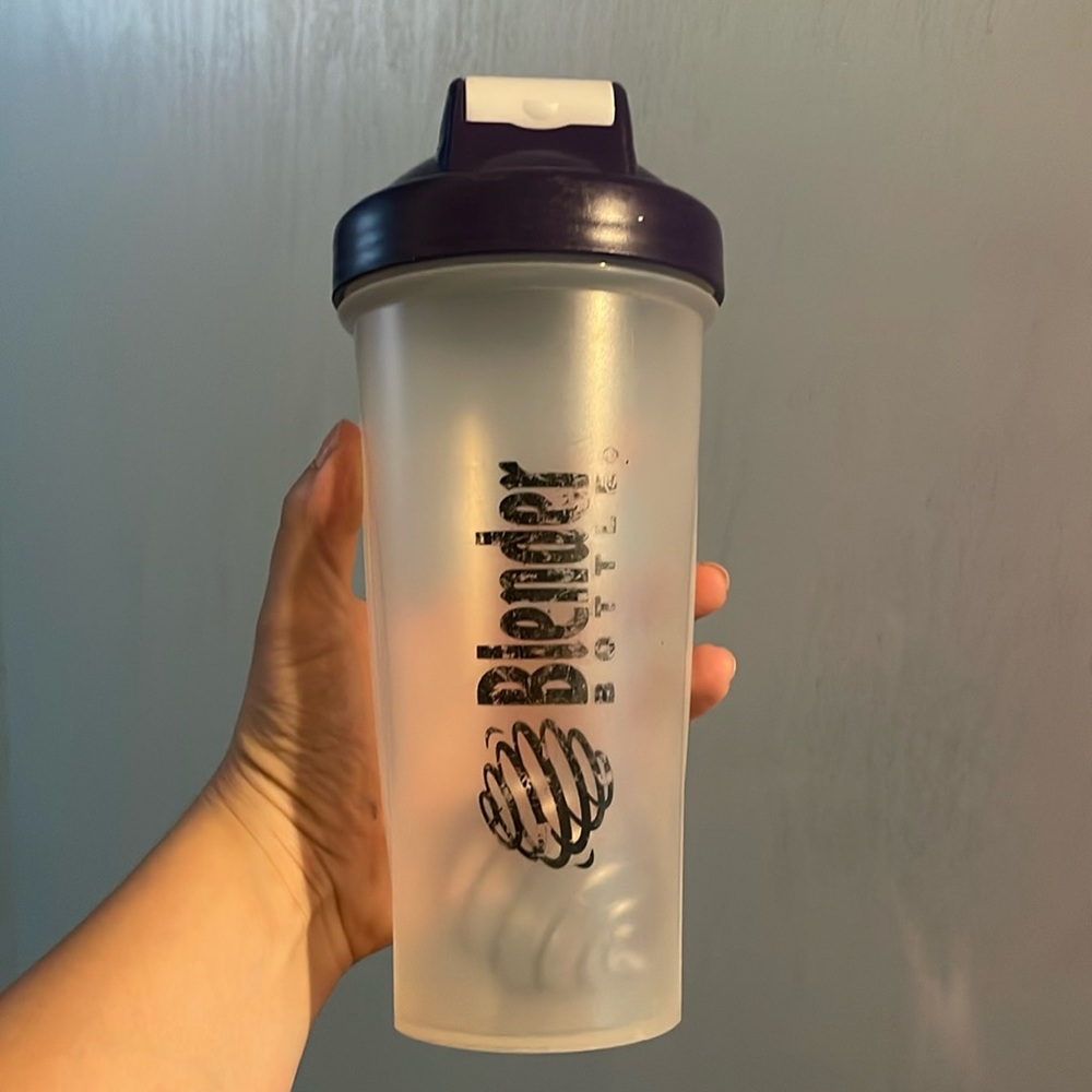 Blender bottle shaker